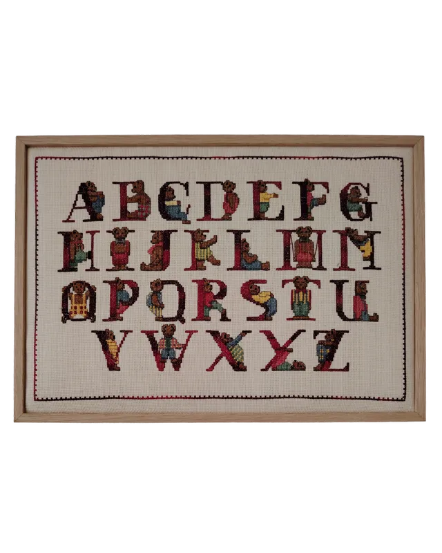 Abécédaire dans du chene réalisé par l'Atelier Histoire d'Art - Lyon - Caluire